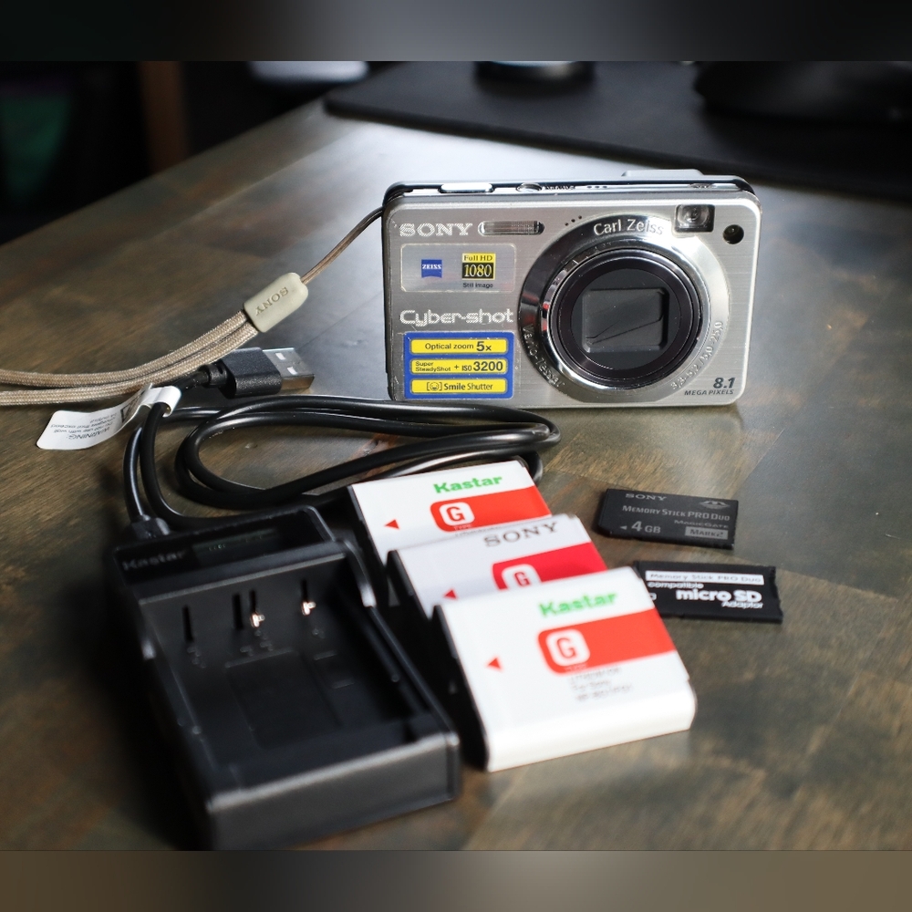 Sony Cyber-Shot DSC-W150 Digital Camera